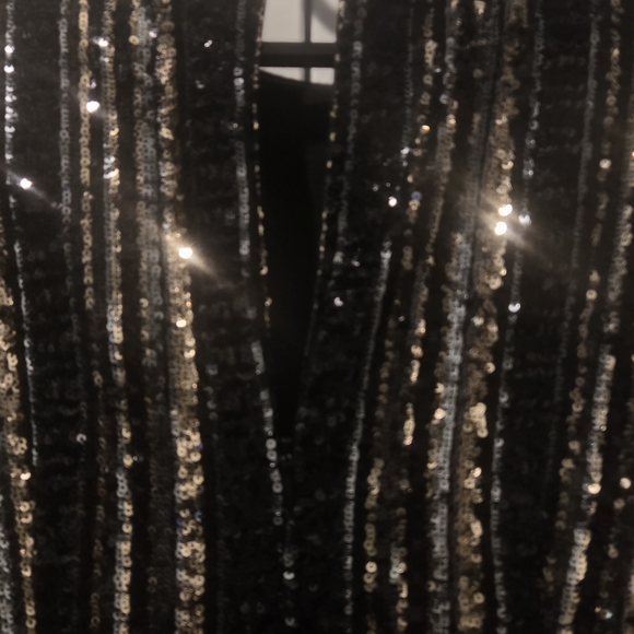 Aqua Sequin dress in Black and Gold - Picture 6 of 7